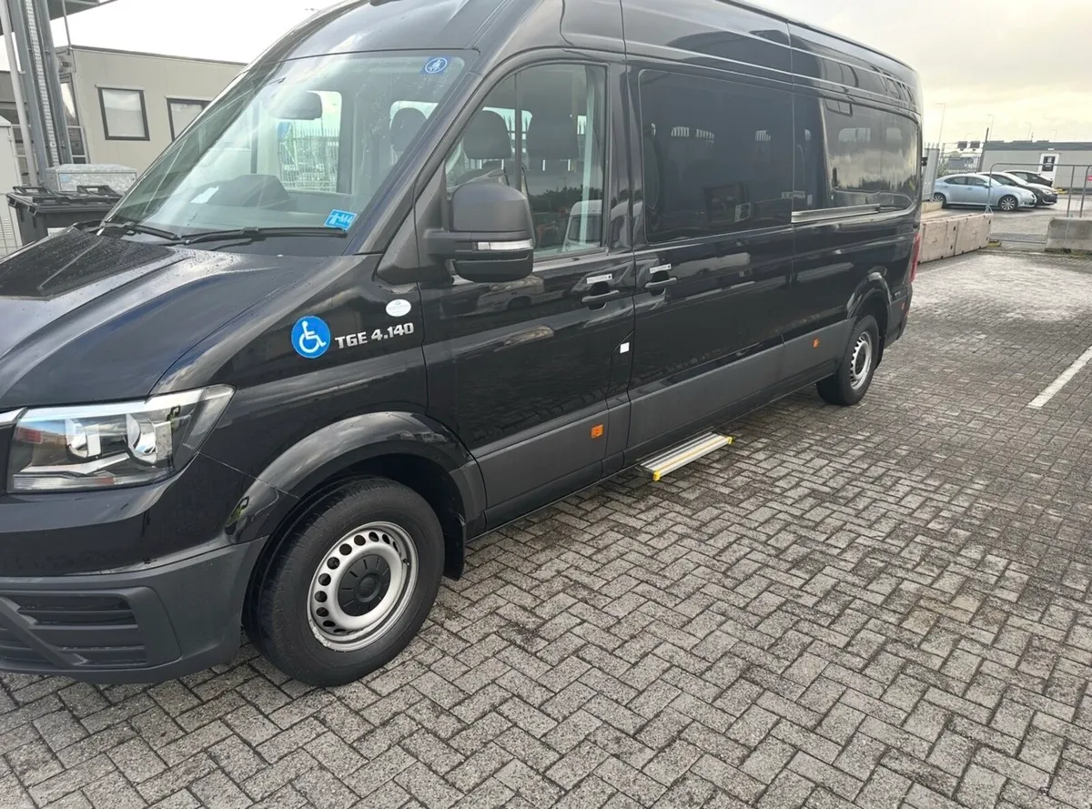 192 Wheel Chair access Mann 15 seater minibus - Image 1