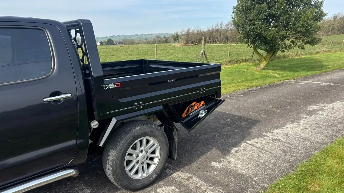 Toyota hilux tray/tub - Image 2
