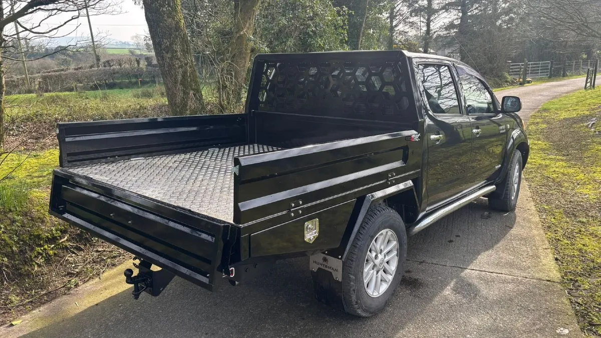 Toyota hilux tray/tub - Image 4