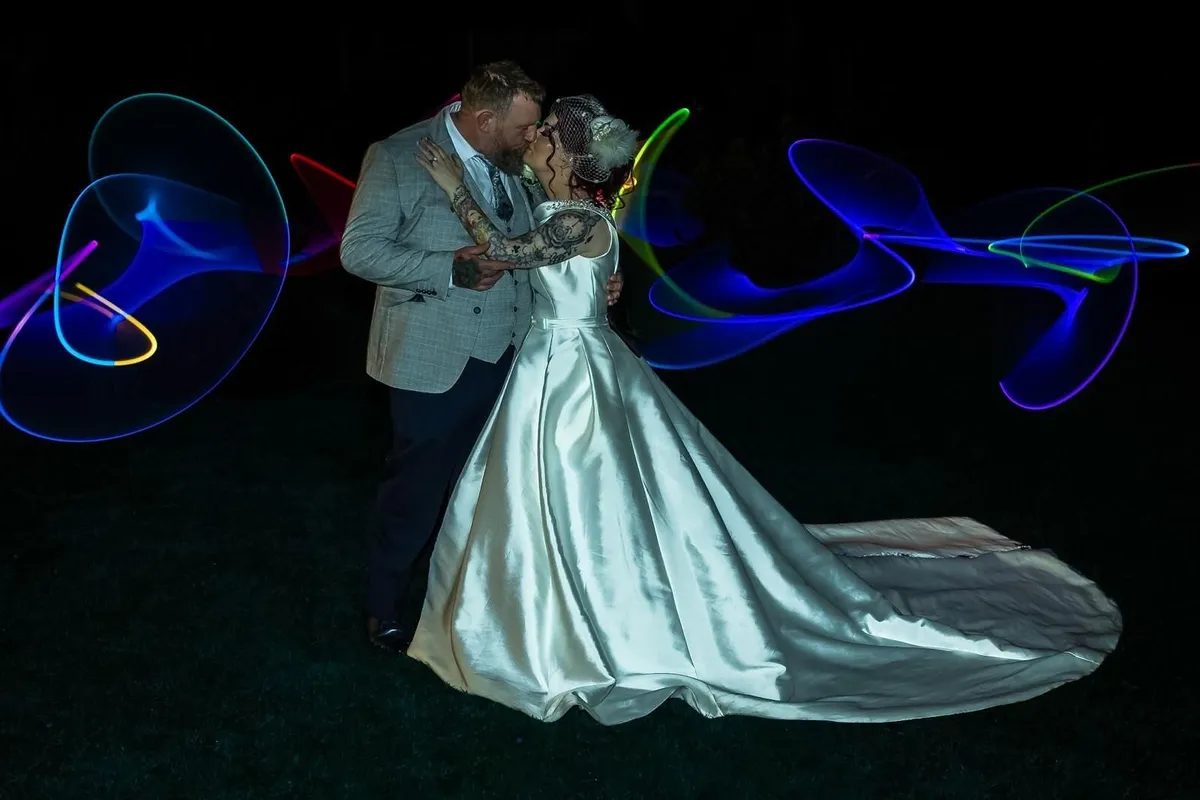 Wedding dress - Image 3