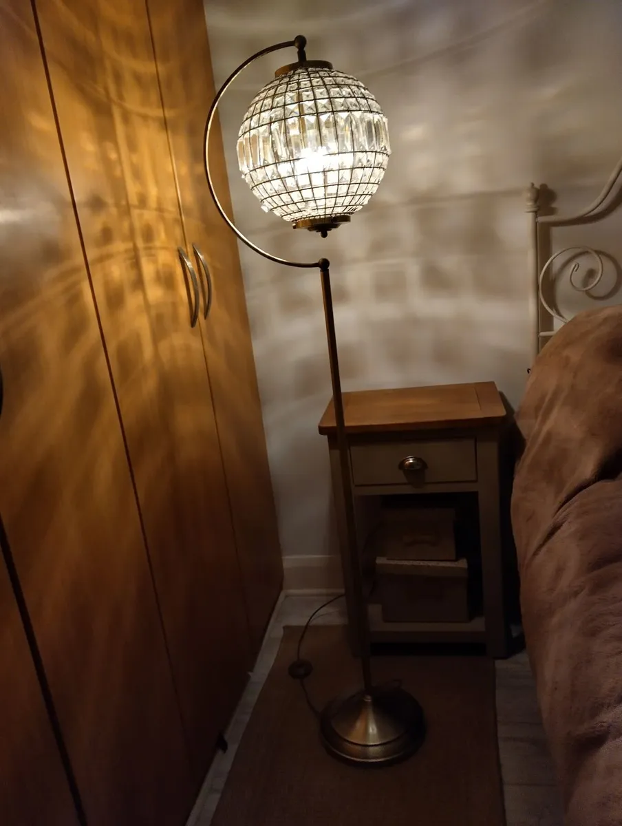 M&S Faux Crystal  with brass; lighting set. - Image 2