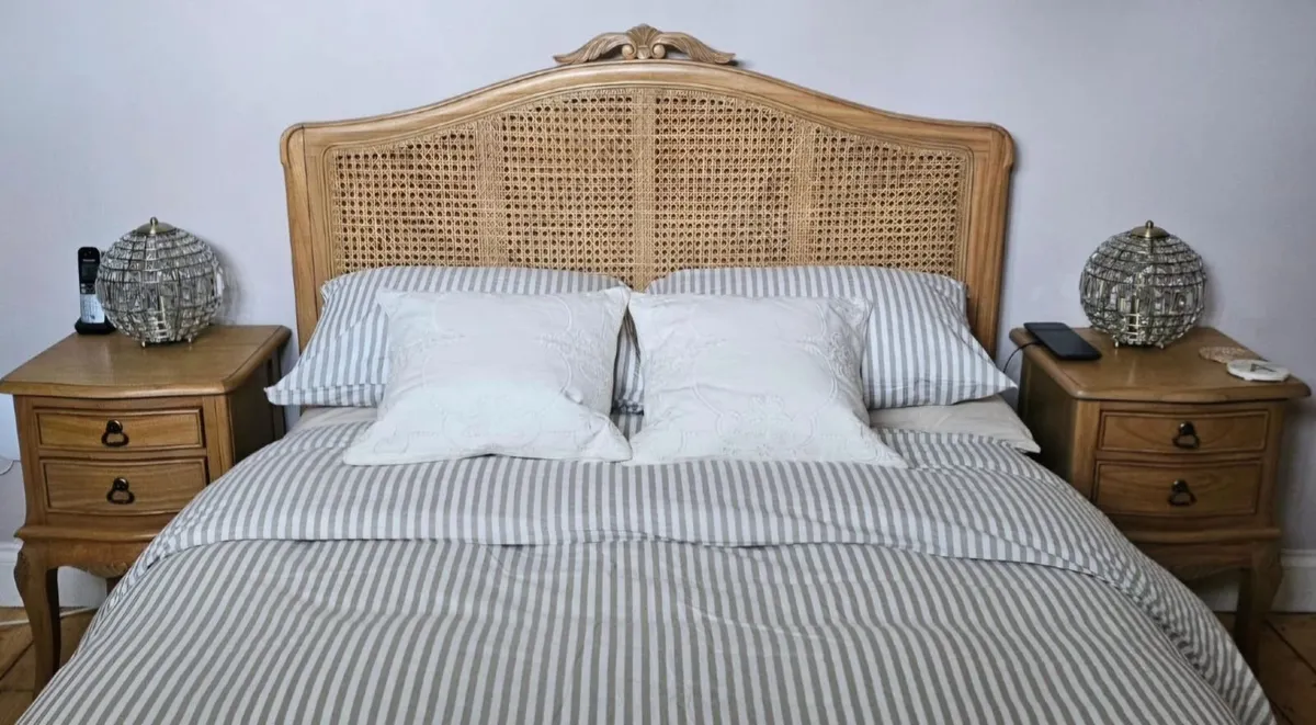 M&S Faux Crystal  with brass; lighting set. - Image 4