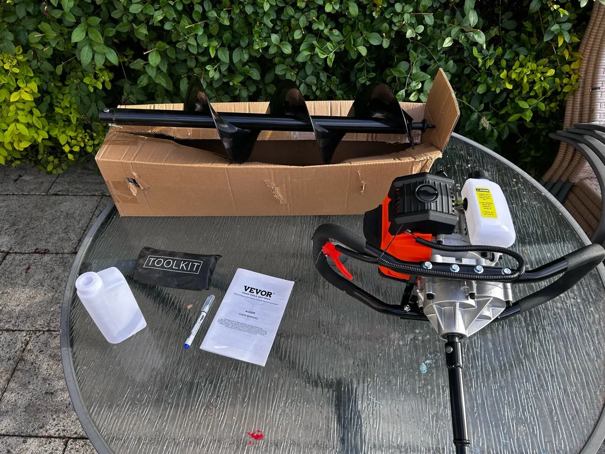 Vevor Petrol Auger 8” - unused - Image 1