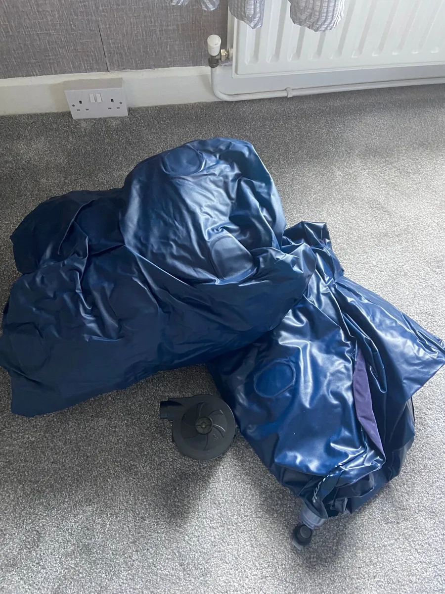 Camping gear - Image 1