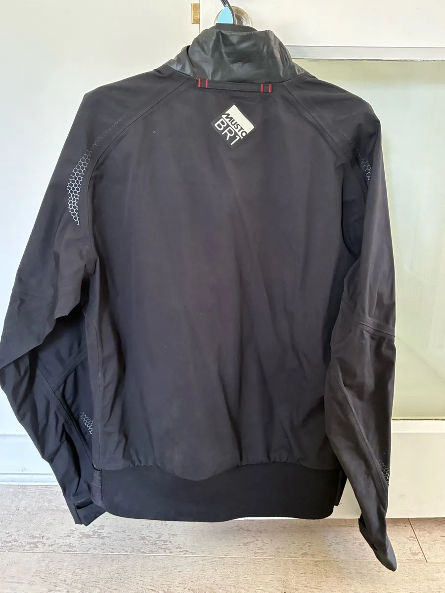 Musto BR1 men’s Sailing Jacket - Image 2