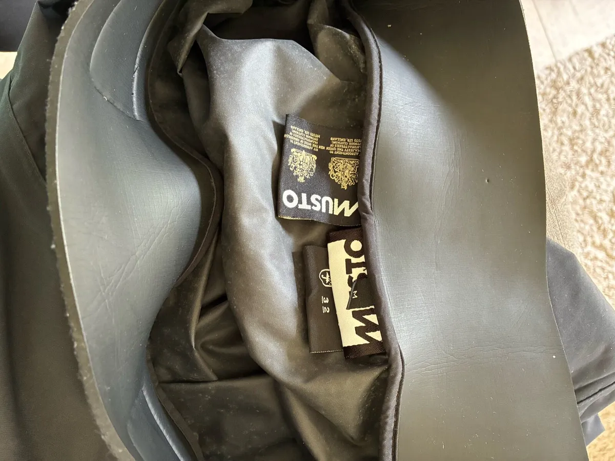 Musto BR1 men’s Sailing Jacket - Image 3