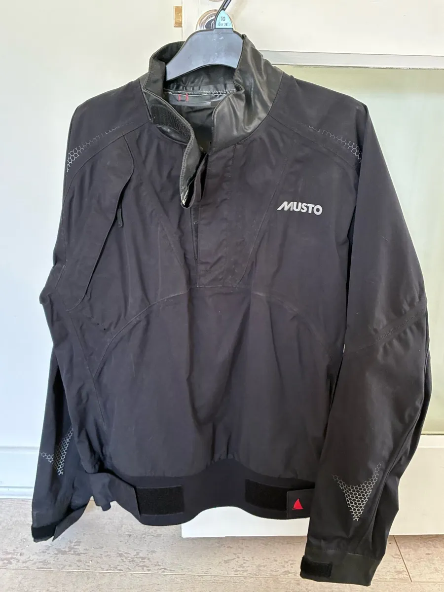 Musto BR1 men’s Sailing Jacket - Image 1