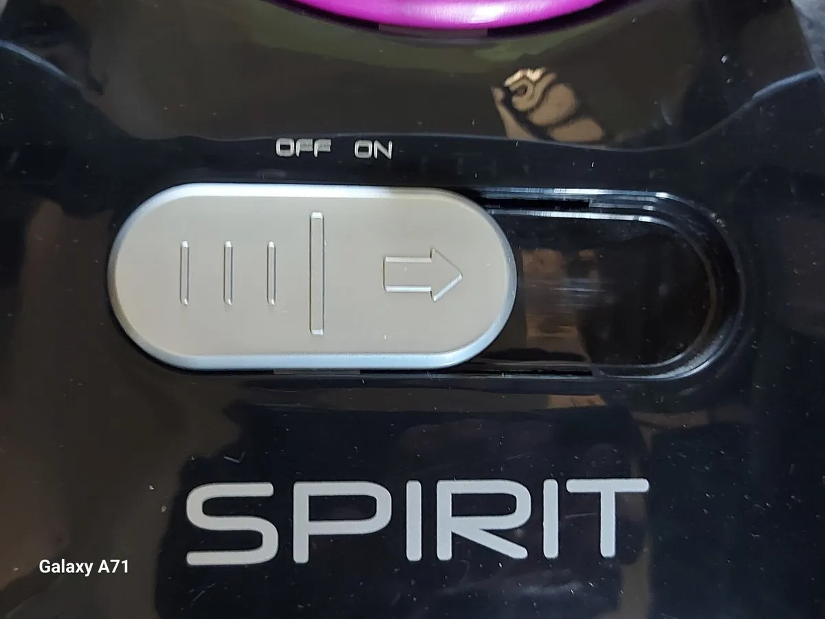 Hoover Vacuum Cleaner in excellent condition - Image 4