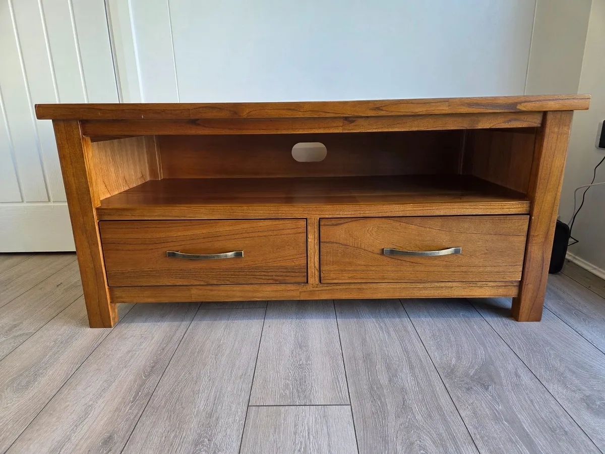 Matching Coffee Table & TV stand - Image 1