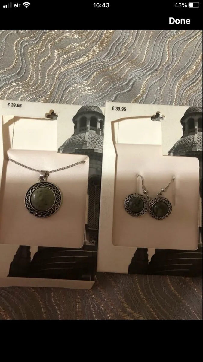 Ladies sliver two piece necklace & earrings €50 - Image 2