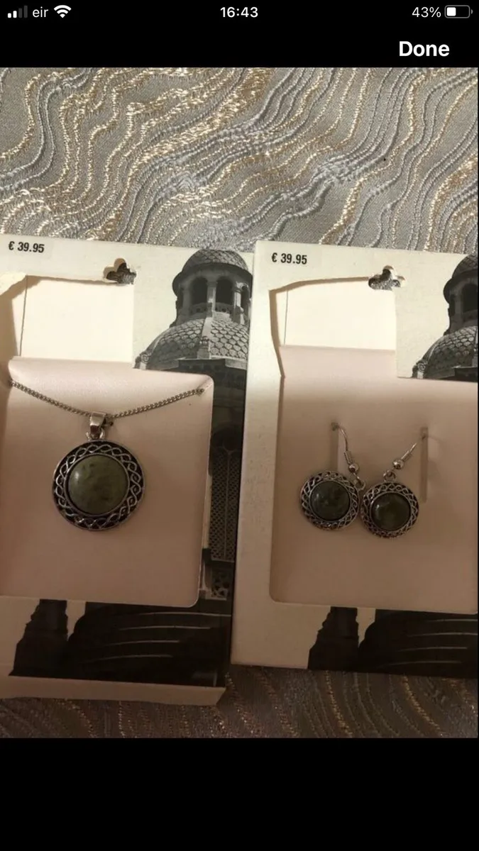 Ladies sliver two piece necklace & earrings €50 - Image 4