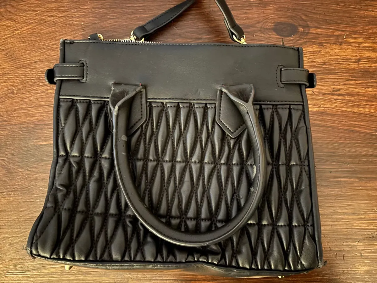 Black Leather Handbag Good Condition - Image 4
