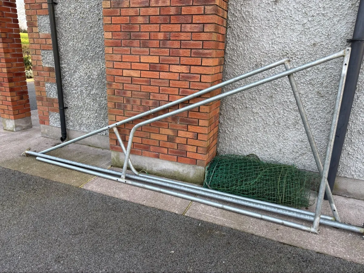 Goal posts - Image 1