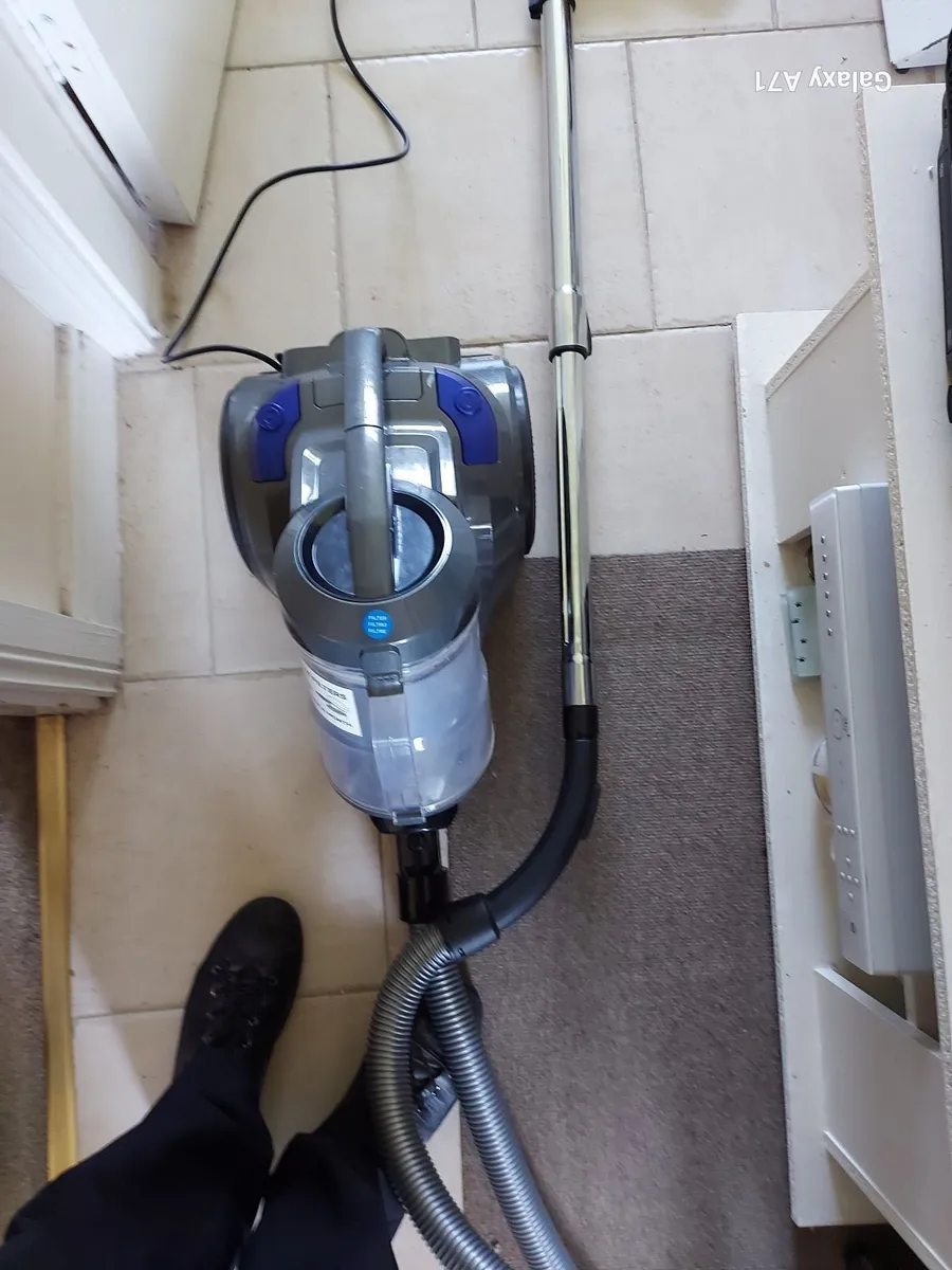 Russell Hobbs Model RHCV4101 Vacuum Cleaner - Image 2