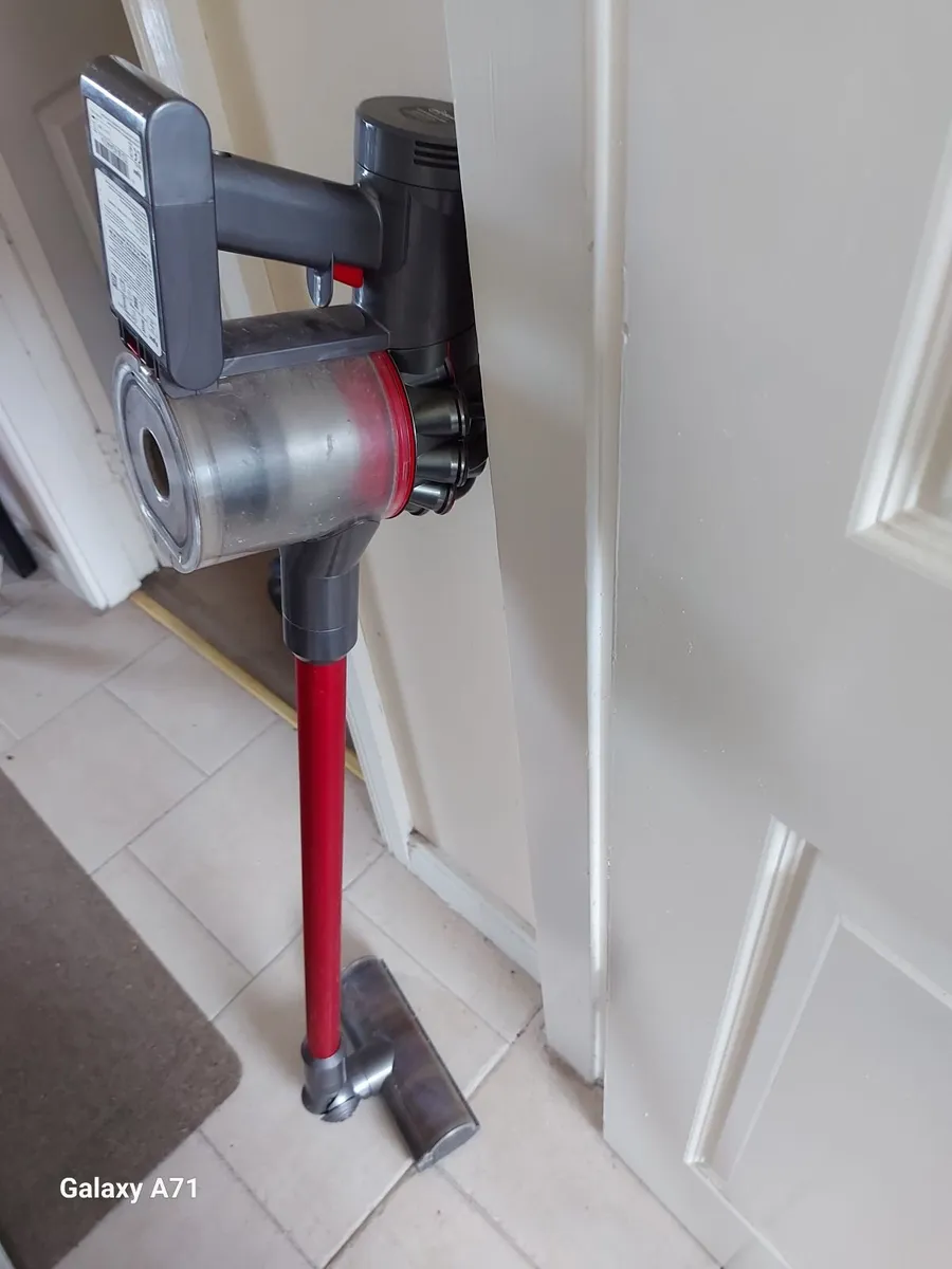Dyson V7 total Clean Vacuum Cleaner - Image 3
