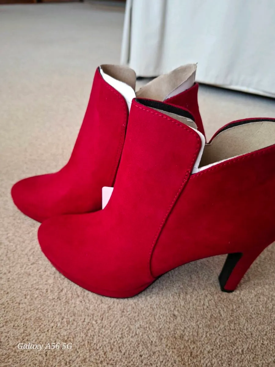 Tamaris ankel boots - Image 1