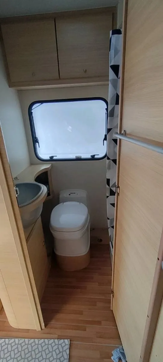 2 berth motorhome - Image 4