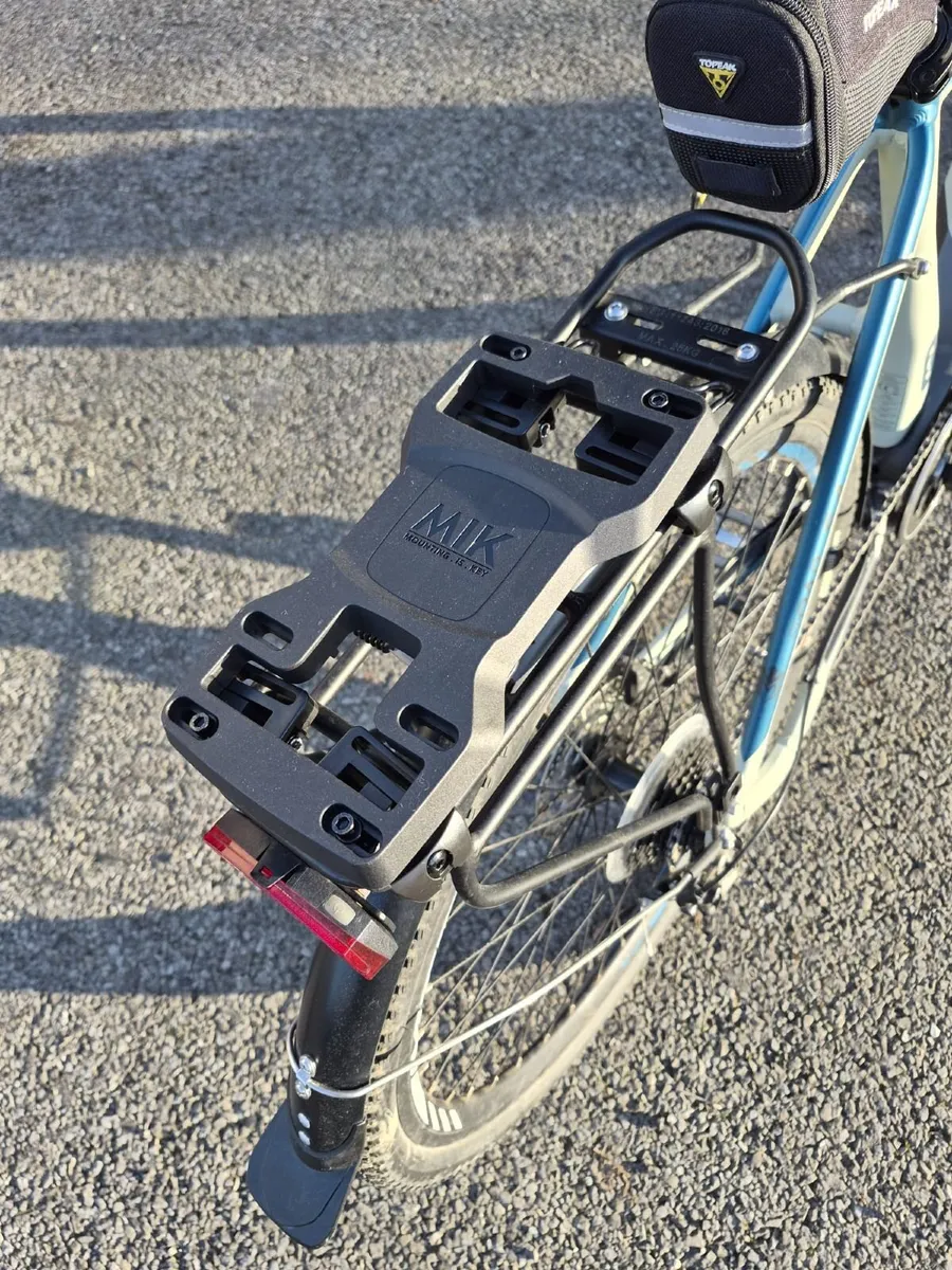 Dog carrier for a bike - Image 2