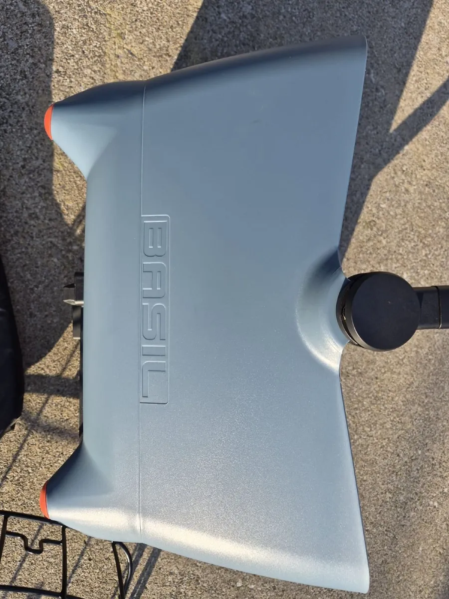 Dog carrier for a bike - Image 3