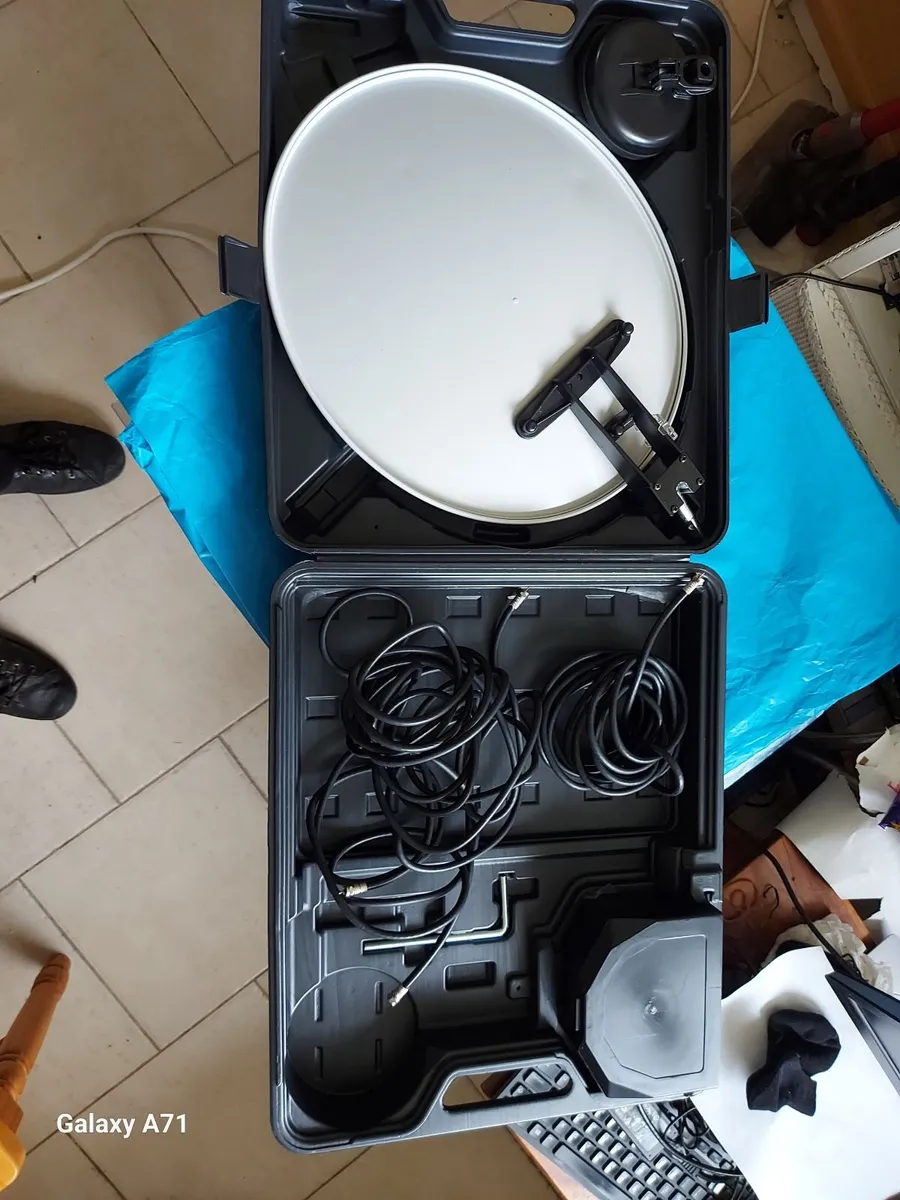 Satellite Dish with accessories in case - Image 1