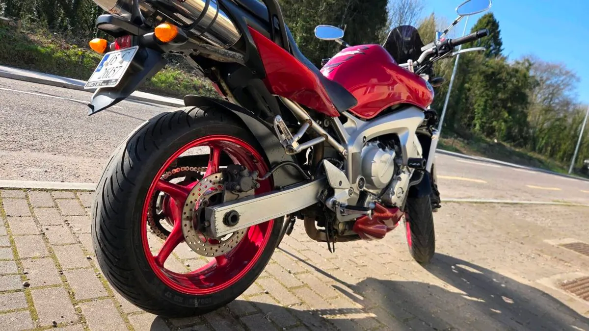 Yamaha FZ6N - Image 2