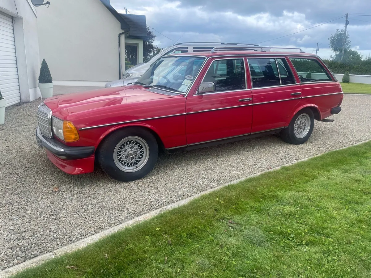 Mercedes 300td - Image 1