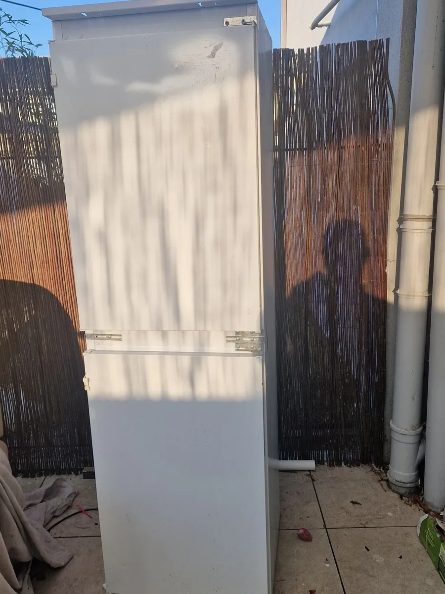 fridge freezer - Image 1