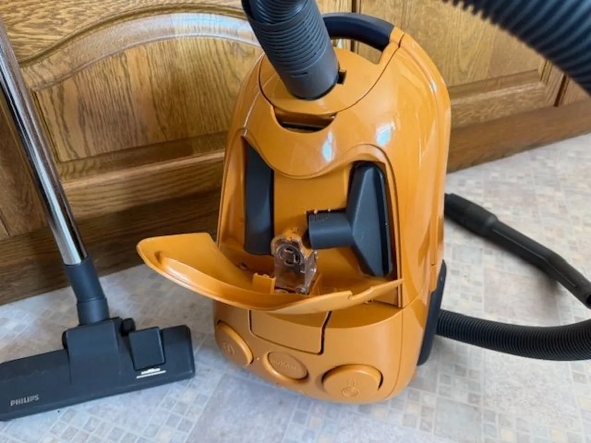 Vacuum cleaner - Image 3