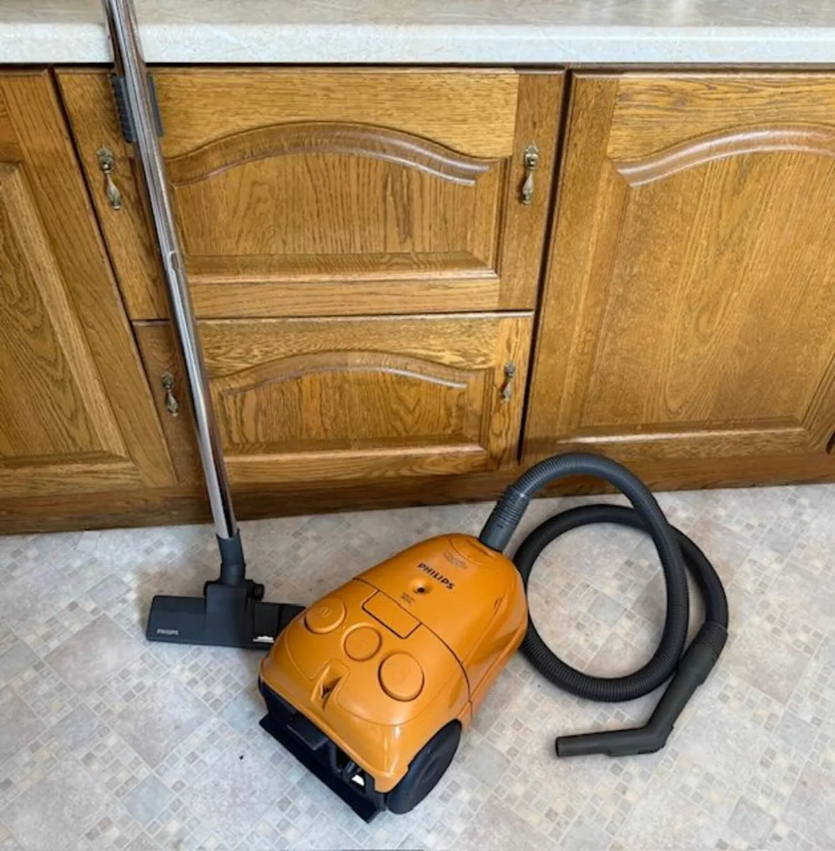 Vacuum cleaner - Image 1