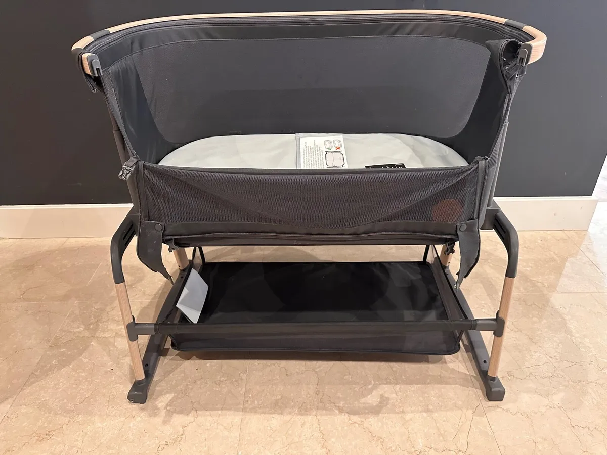 Maxi-Cosi Air Bedside Crib - Image 4