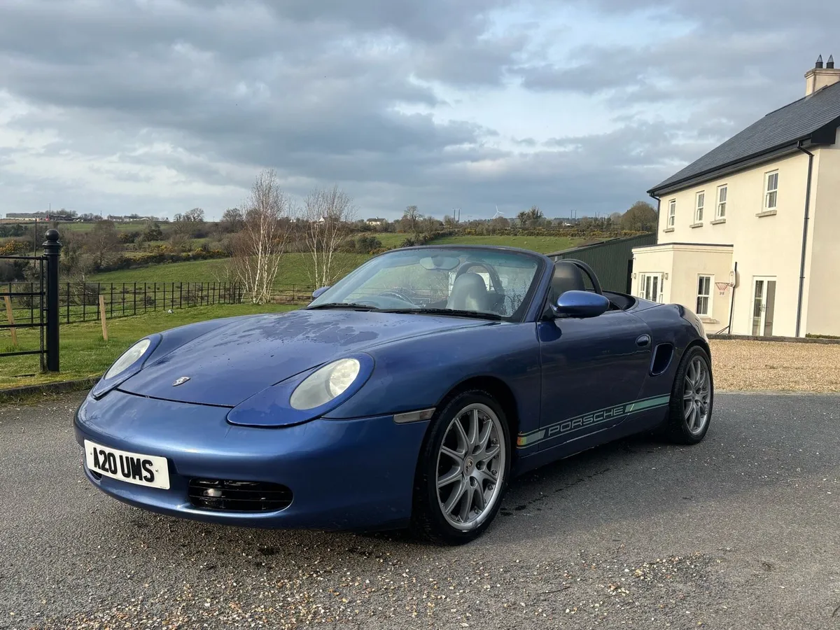 2000 Porsche Boxster 2.7 Manual - Image 2
