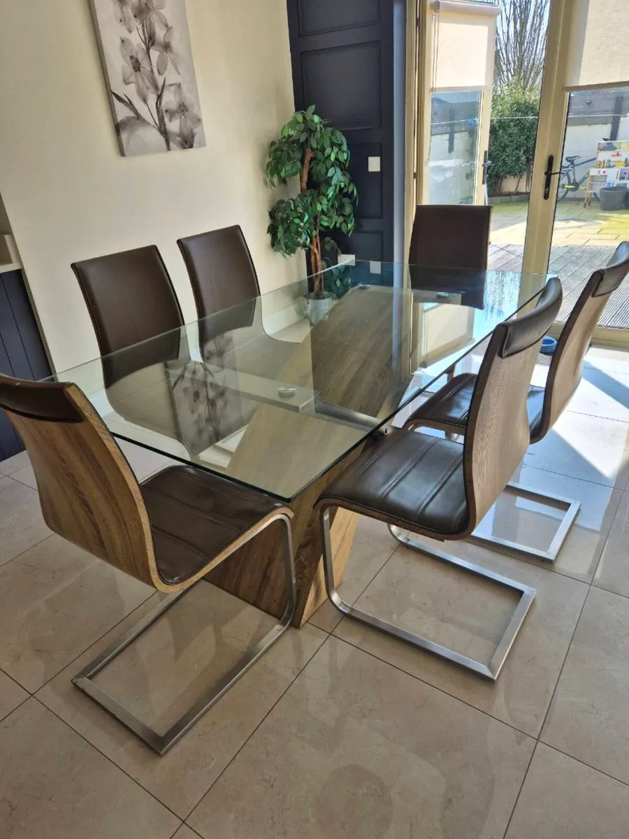 Kitchen Table and chairs - Image 2