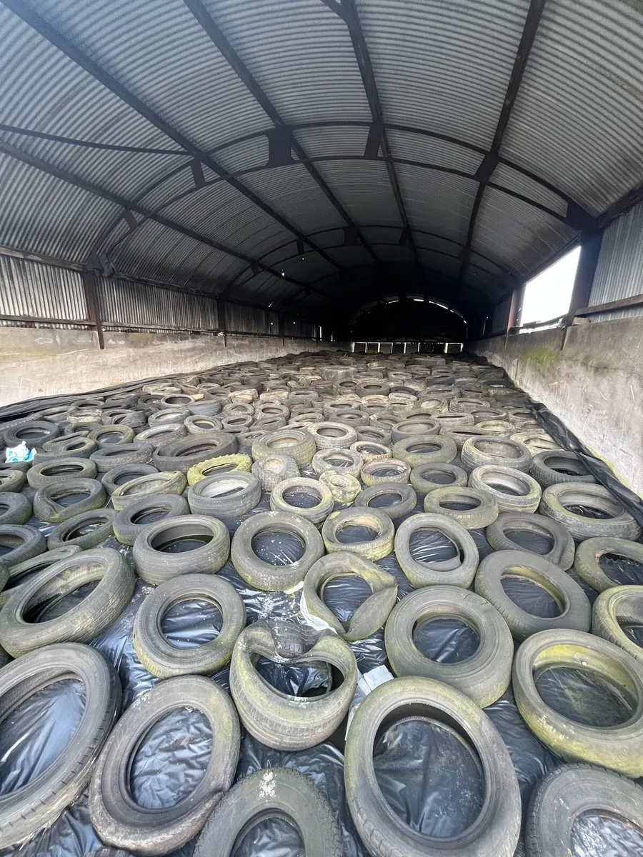 Pit silage and bales - Image 1