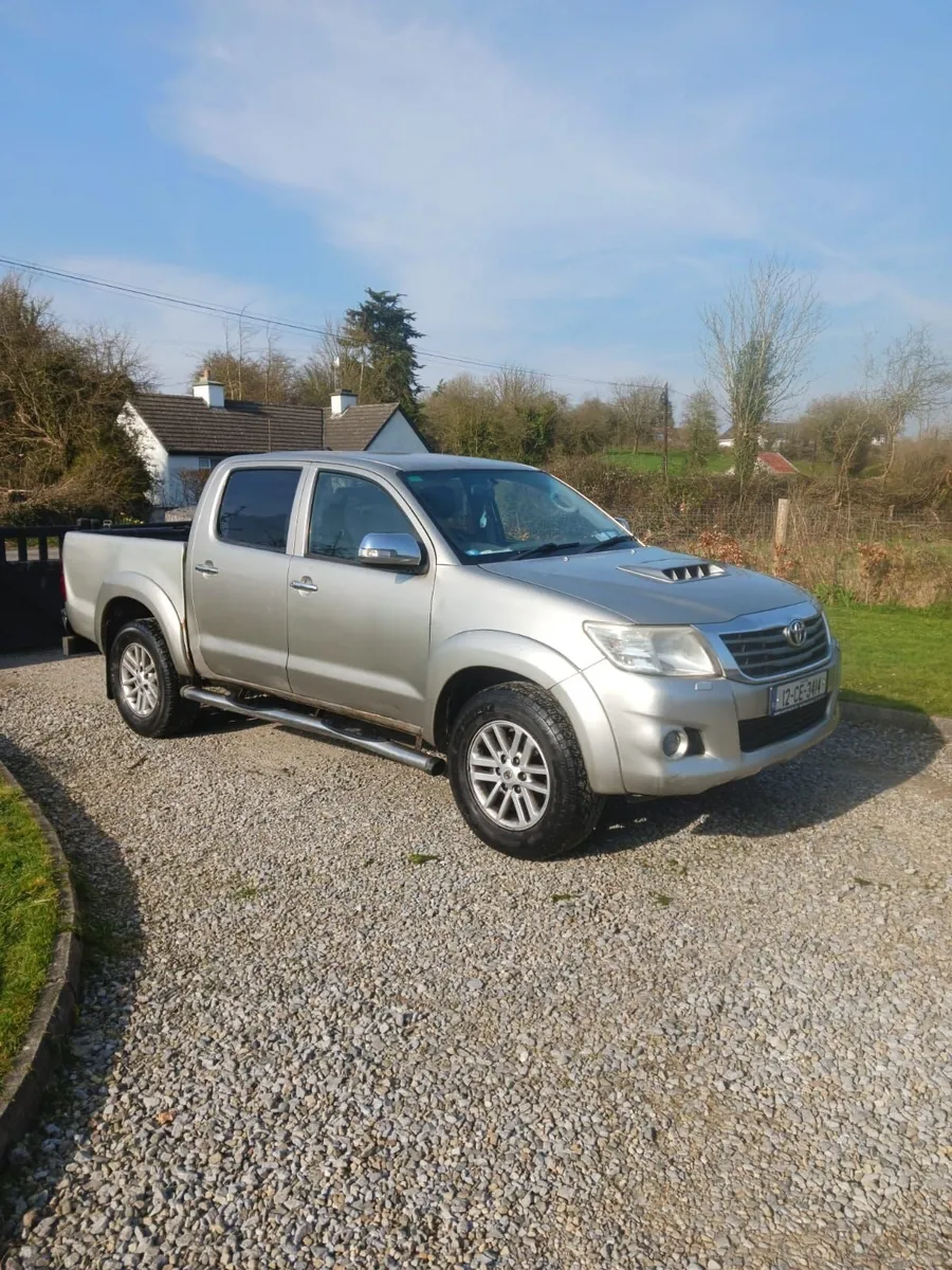 Toyota Hilux Invincible 2012 - Image 1