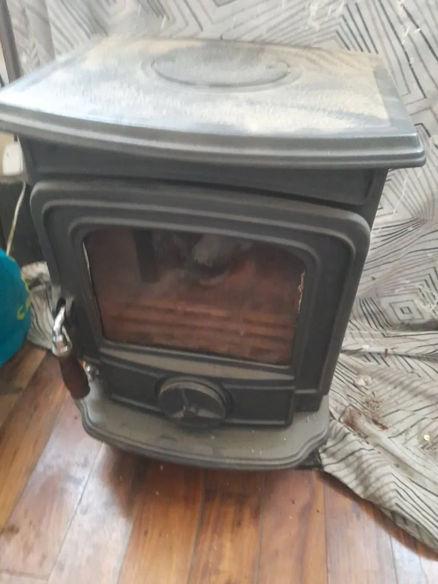 A stove - Image 3
