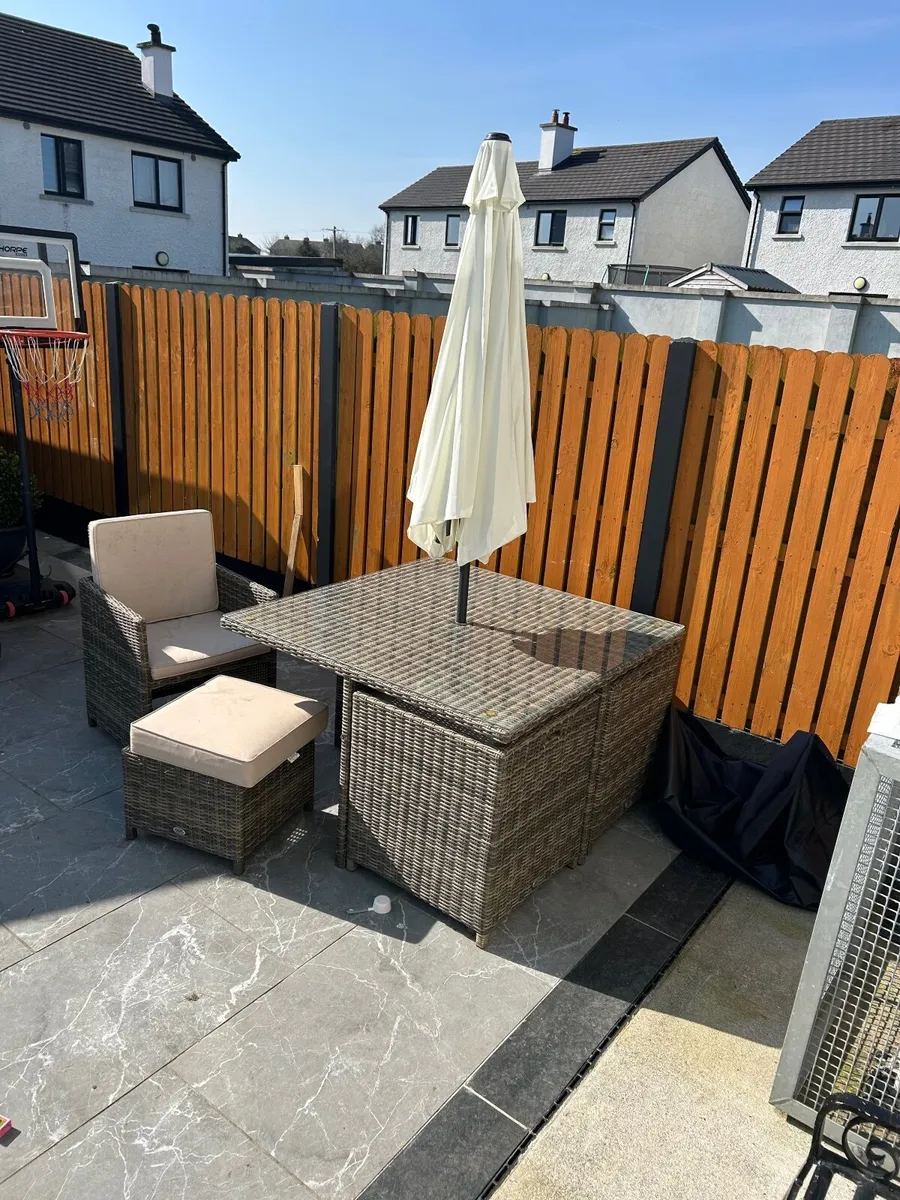 Outdoor furniture - Image 2