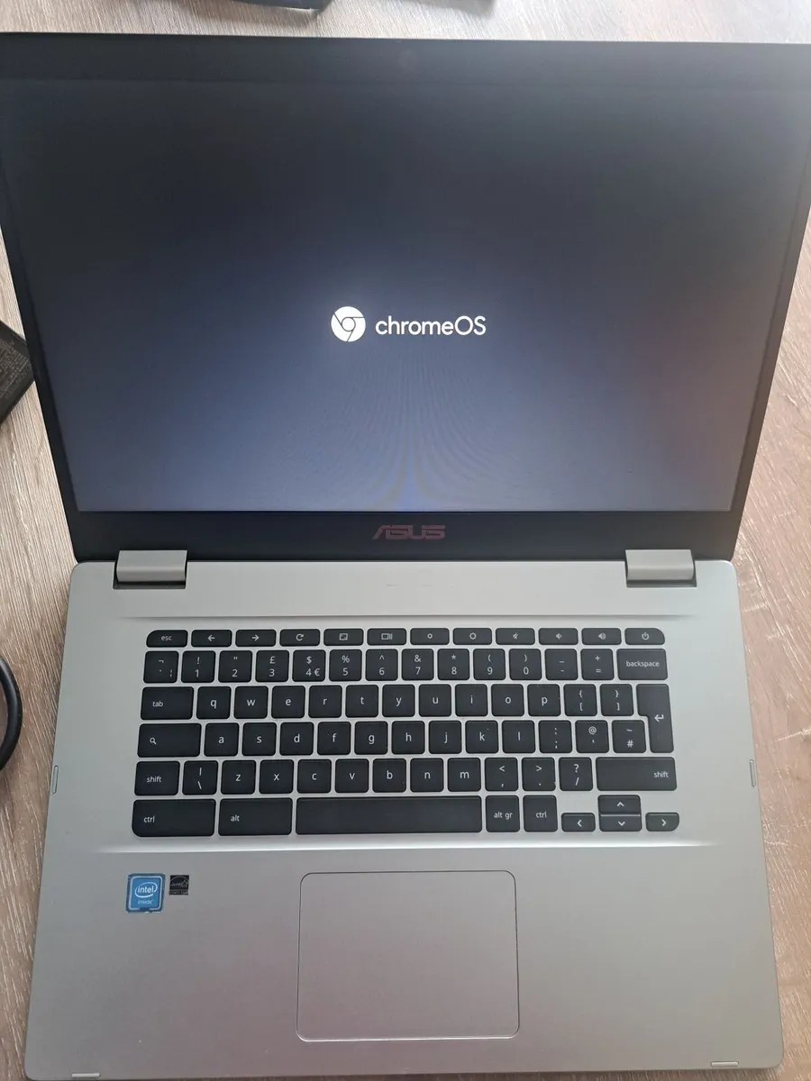 Asus Chromebook - Image 3