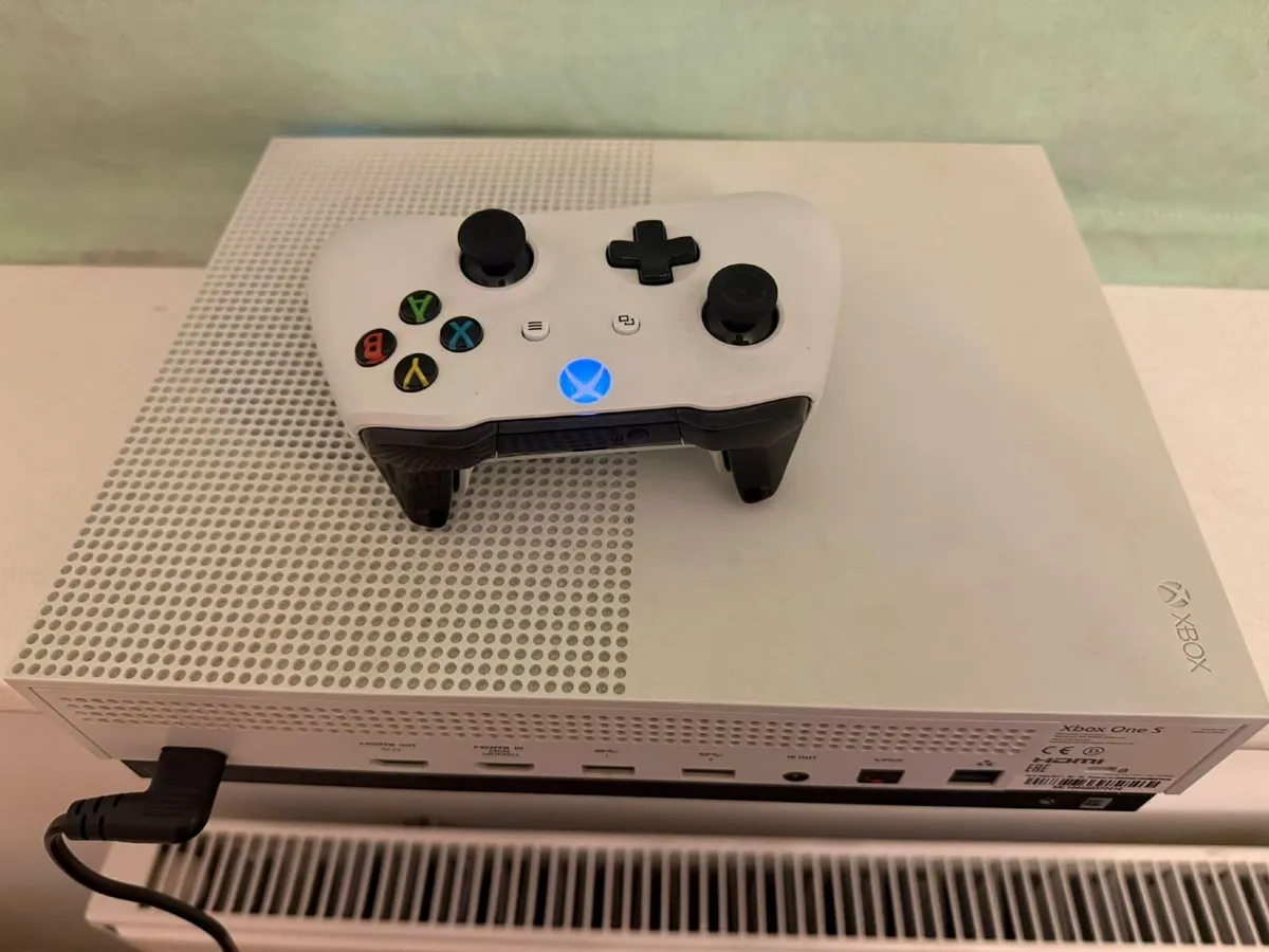 Xbox one S - Image 2