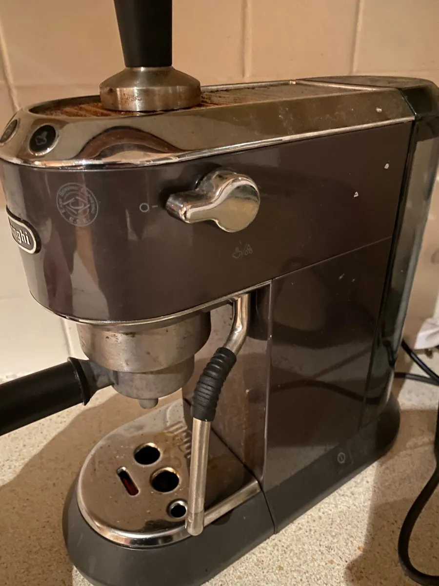 DeLonghi Coffee Machine - Image 3