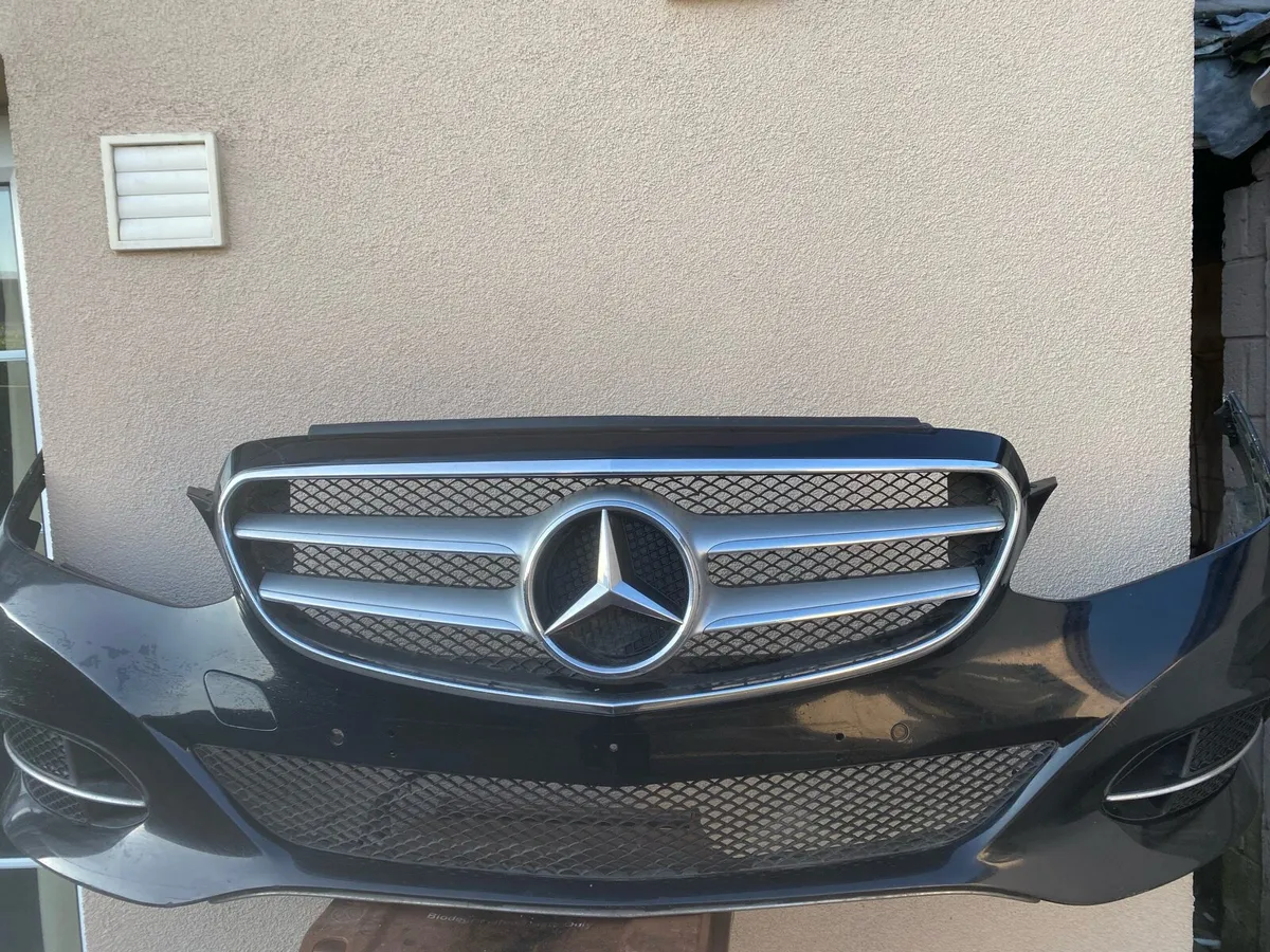 Front bumper - Image 1