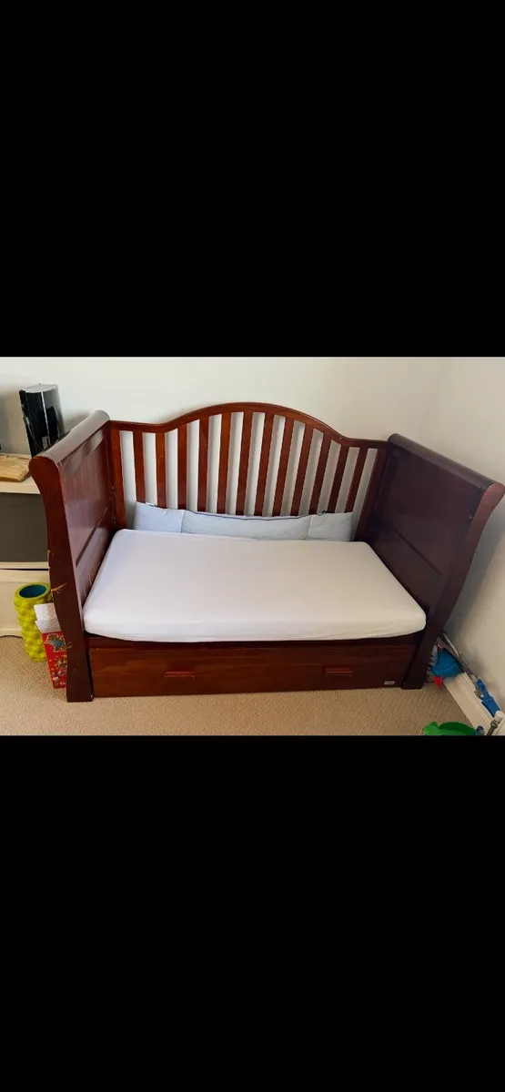 Cot bed - Image 1