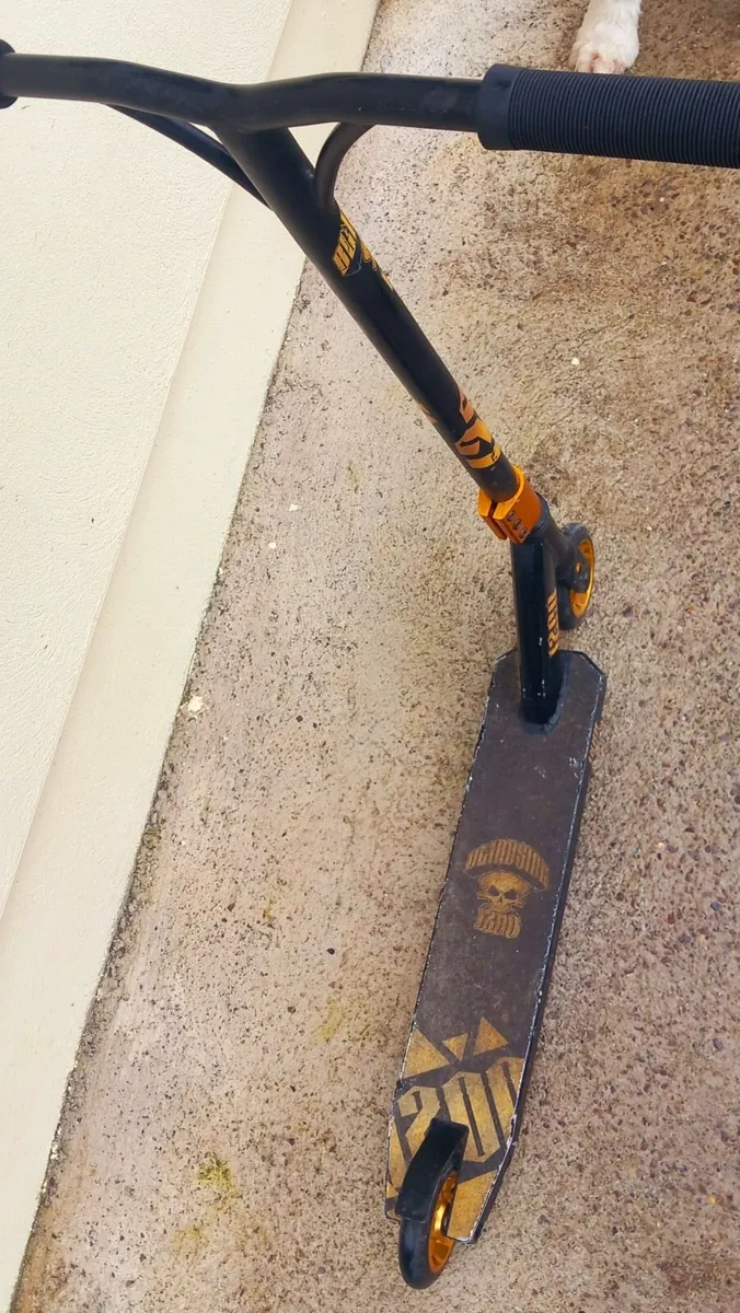 Children's stunt scooter - Image 1