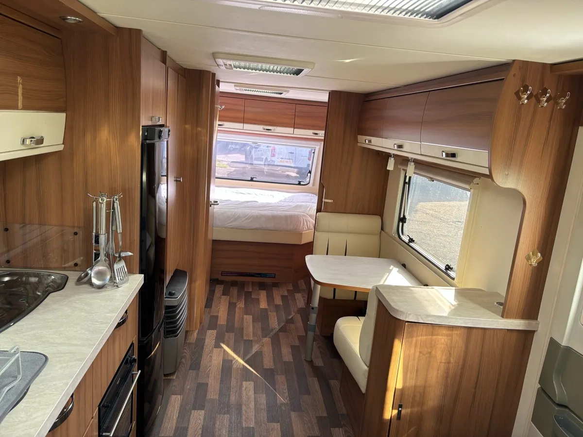 2016 TABBERT BELLINI 5/6 BERTH (Fixed Bed) - Image 2