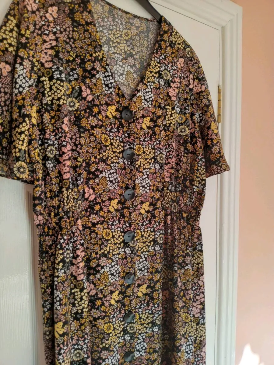 VINTAGE DRESS/NEW/FREE BAG TO MATCH - Image 4