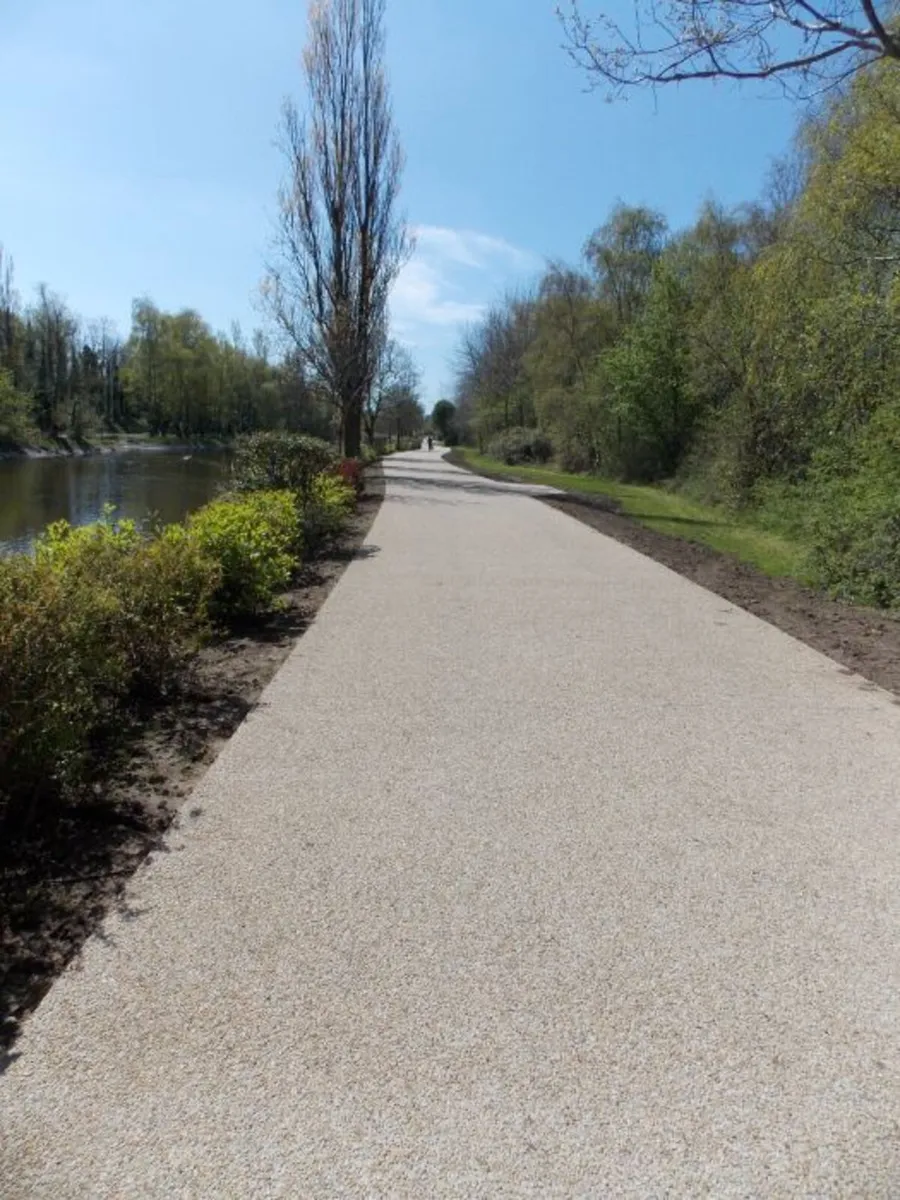 Exposed aggrete concrete