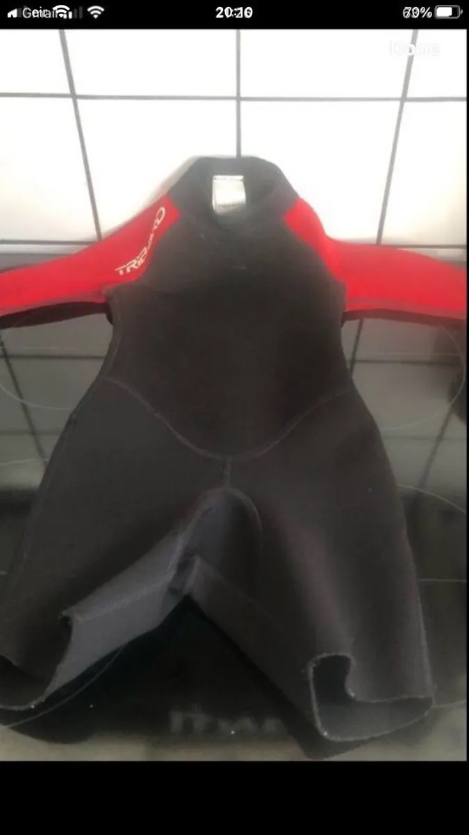 Boys wetsuit age 4 €10 - Image 4