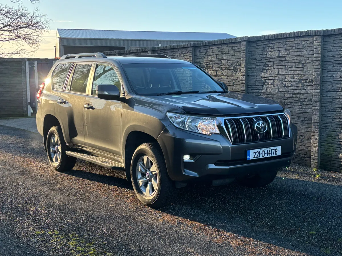 Toyota Landcruiser 5 seater crew cab - Image 1