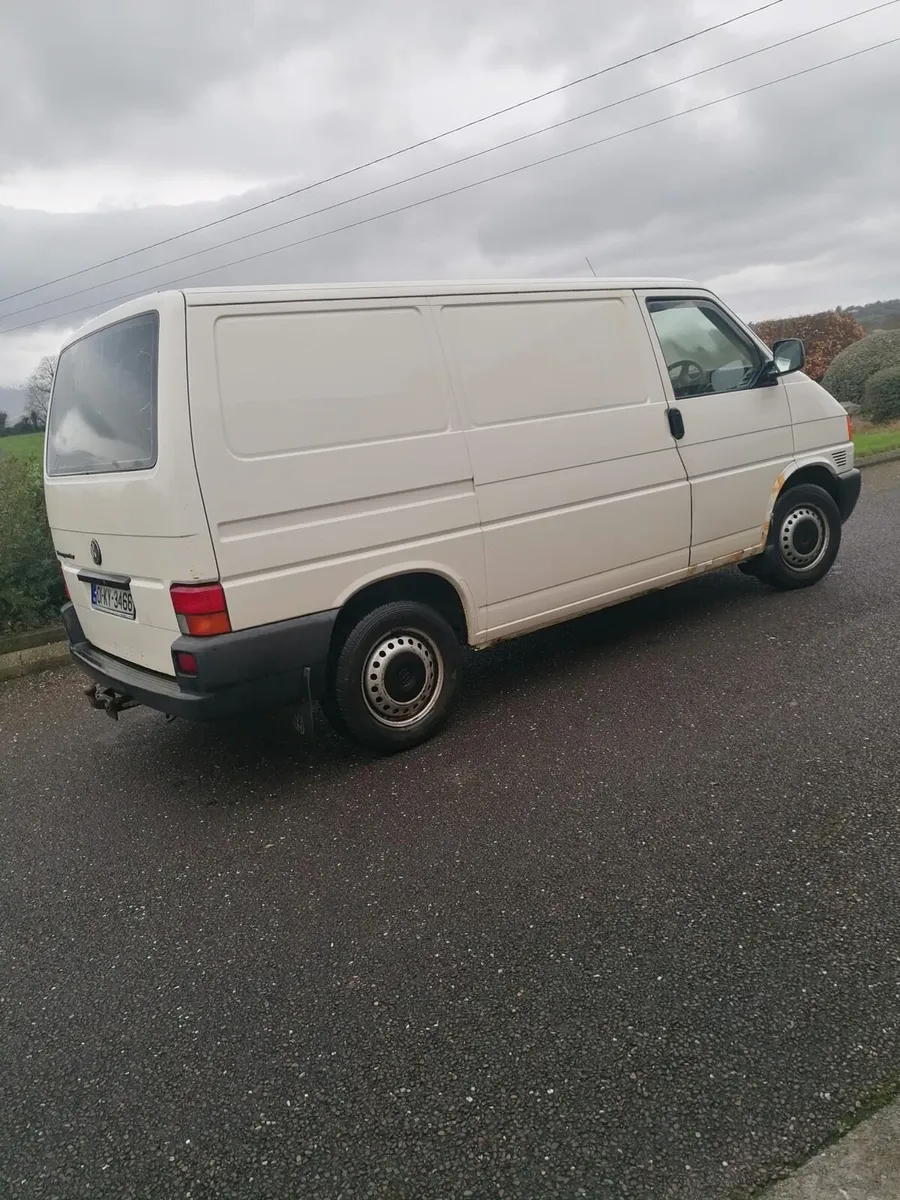 Volkswagen Transporter - Image 4
