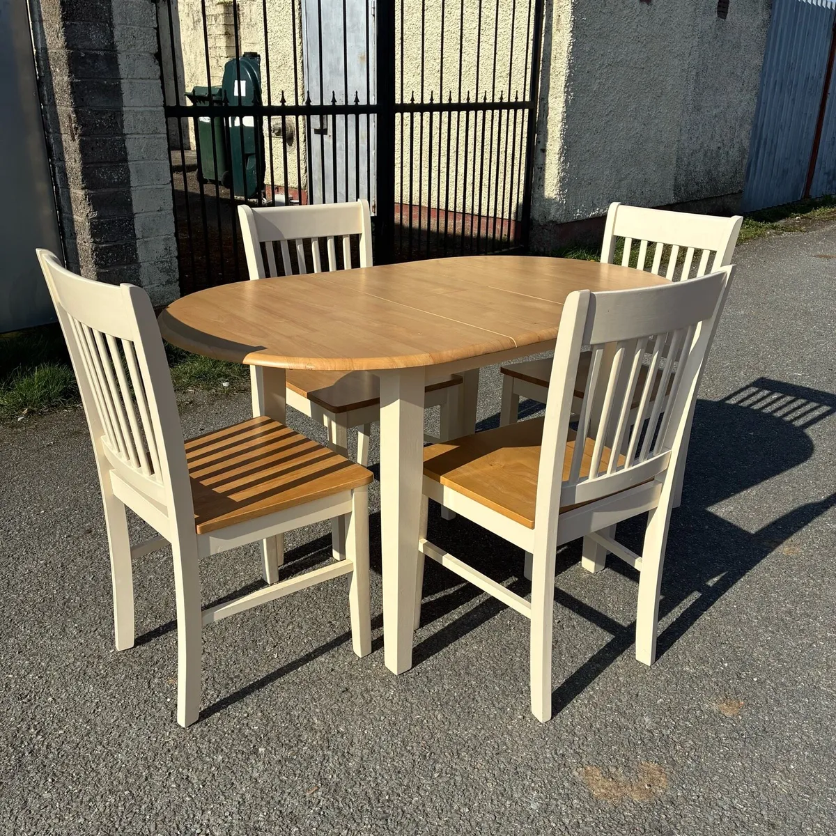 Solid pine cream & Pine table & 4 chairs - Image 1