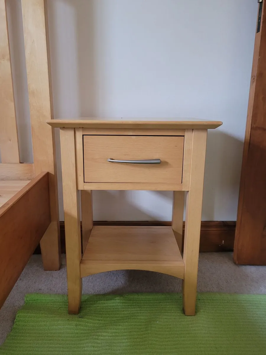 Bedroom furniture - Image 2